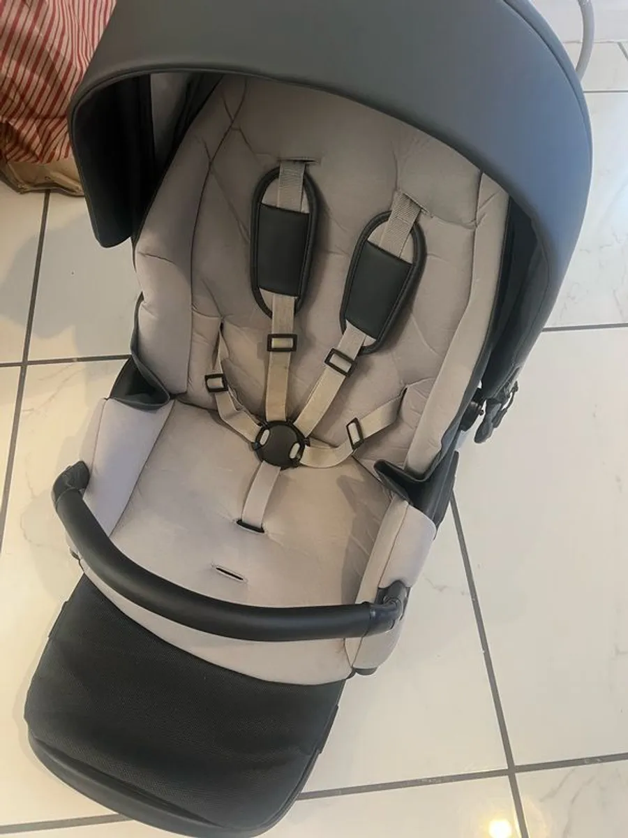 pram - Image 3