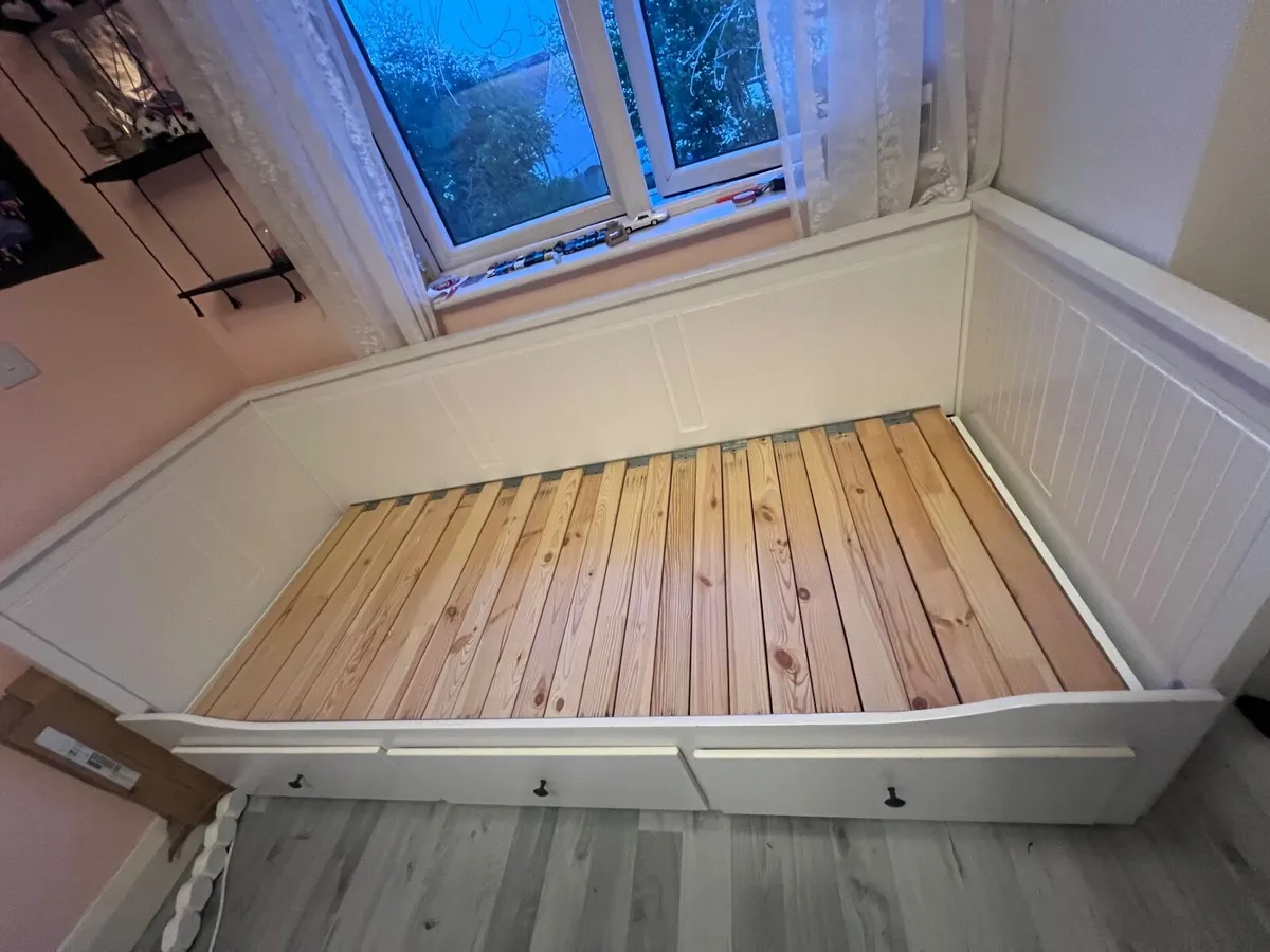 Bed - Image 2
