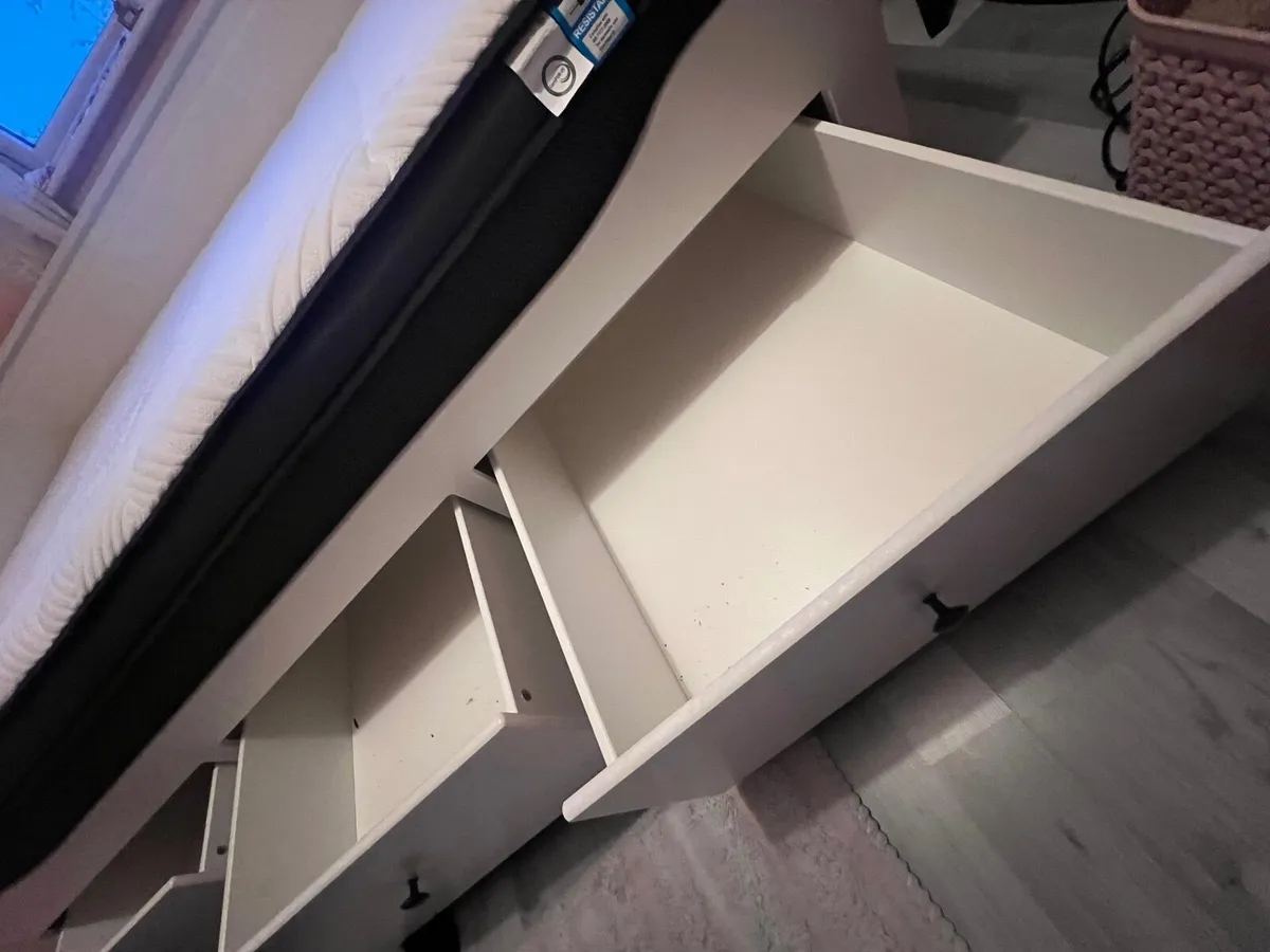 Bed - Image 4
