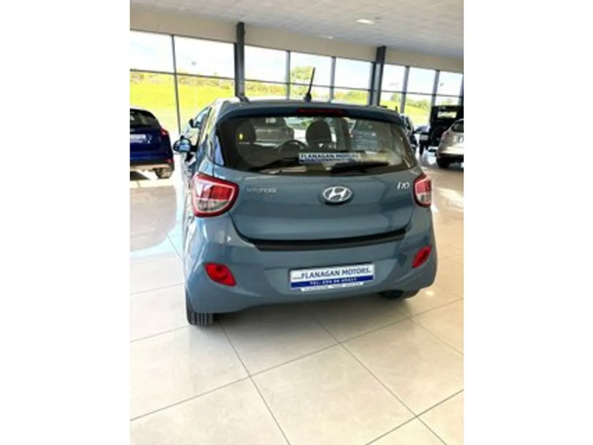 Hyundai i10 Deluxe 5 Door - Image 4