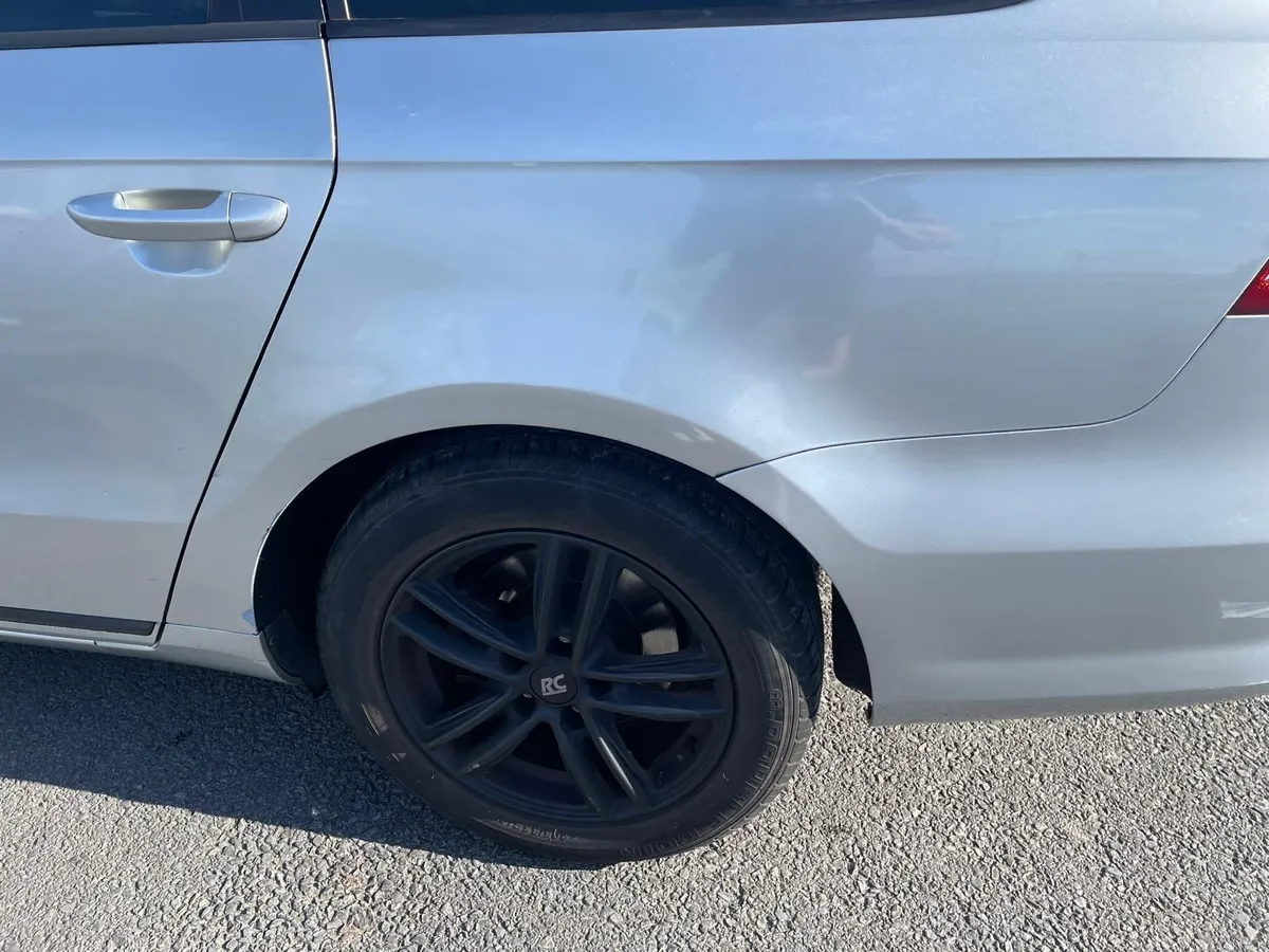 Volkswagen Passat Estate - Image 3