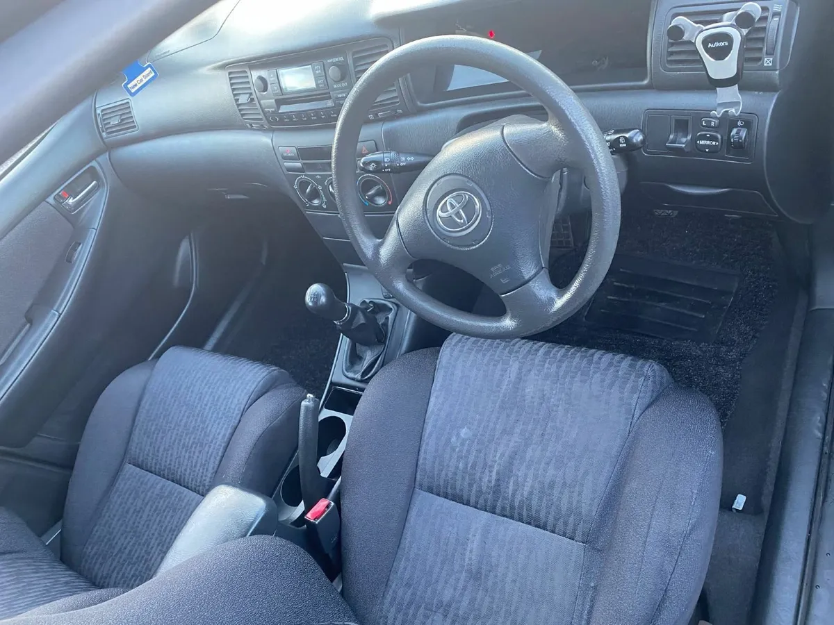 Toyota Corolla 2004 - Image 4