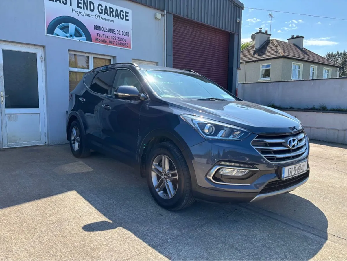 Hyundai Santa Fe Executive 4WD 5DR - Image 2