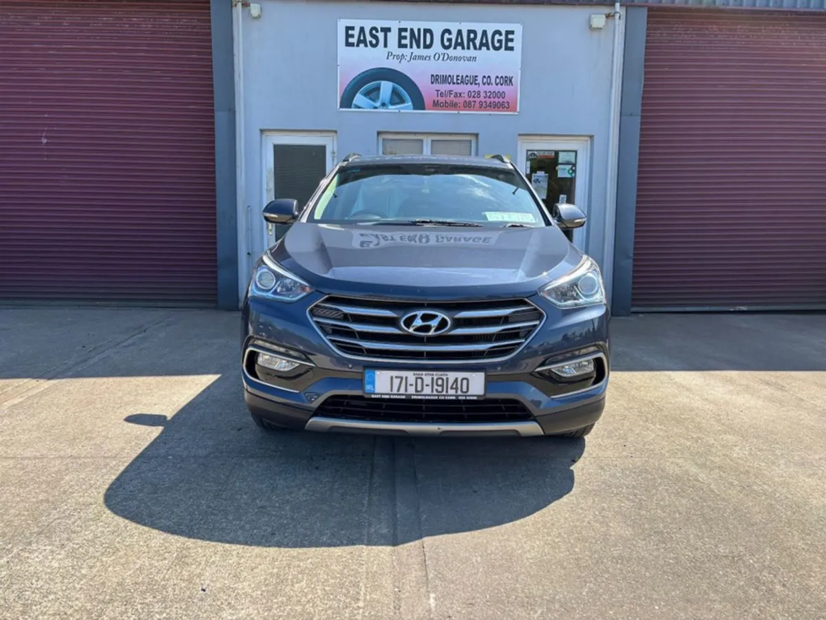 Hyundai Santa Fe Executive 4WD 5DR - Image 1