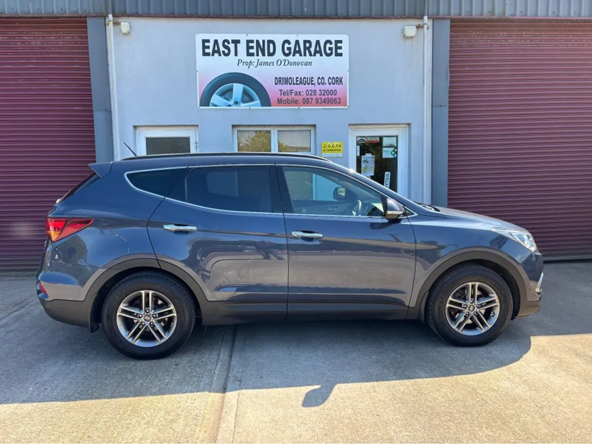 Hyundai Santa Fe Executive 4WD 5DR - Image 3