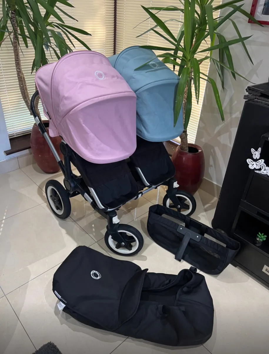 Bugaboo donkey duo in swords