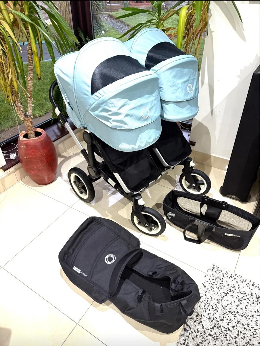 Bugaboo donkey duo in swords