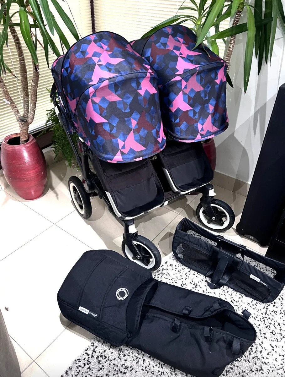 Bugaboo donkey duo in swords