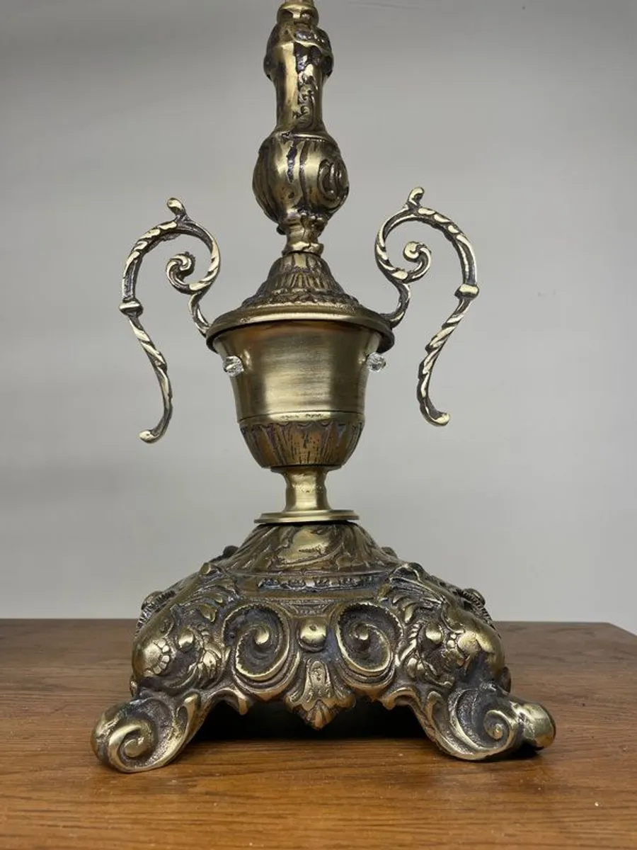 FLASH SALE ! Was 295 Now 230 ! Beautiful Pair of Vintage Table Lamps. - Image 2