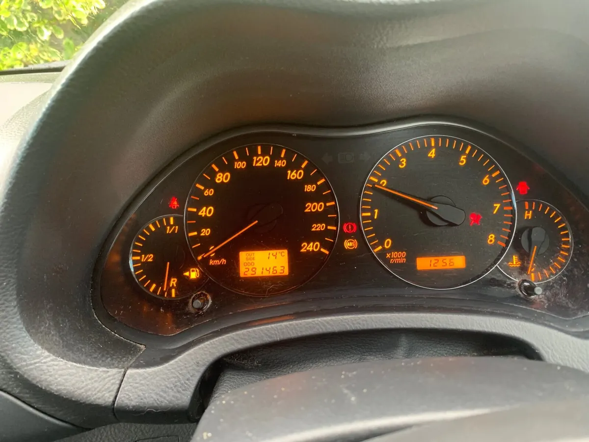 Toyota Avensis 2006 - Image 2