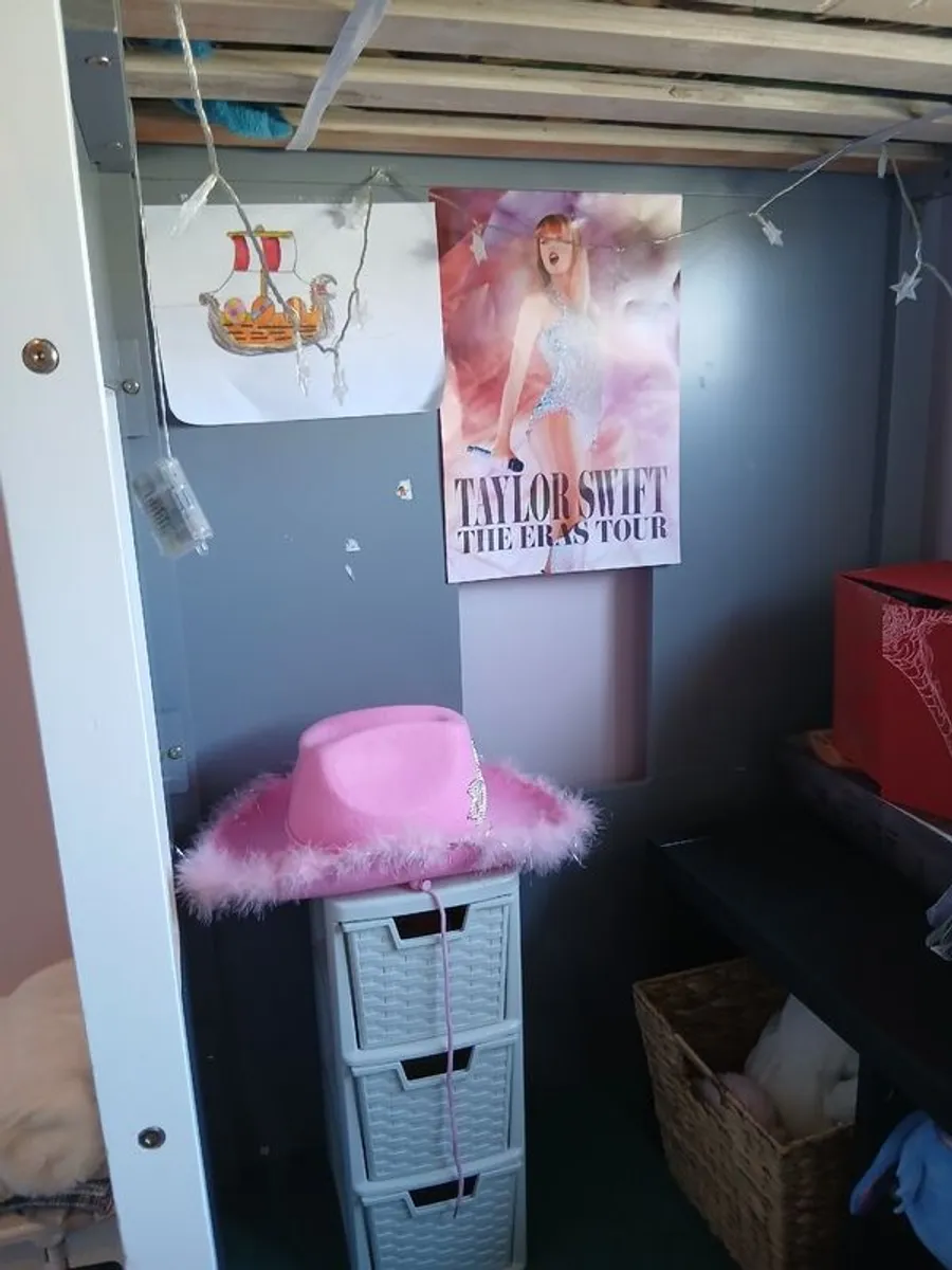 Girls High Bed/ loft Bed Reduced price! - Image 3