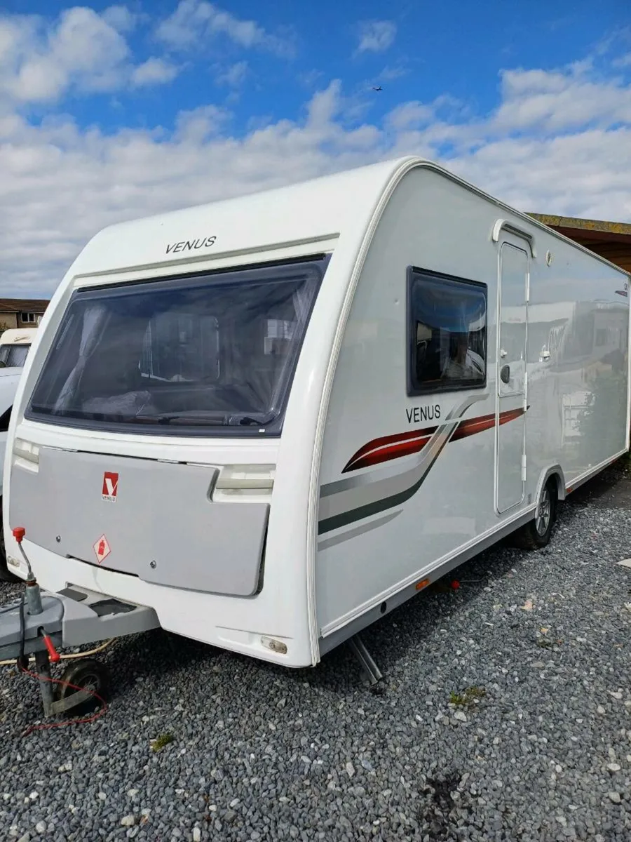 2018 lunar Venus 4 berth - Image 1