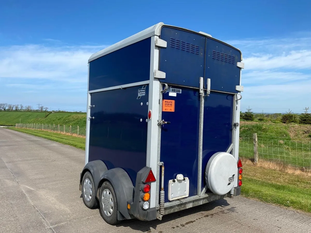 IFOR WILLIAMS HB 506 BLUE Horsebox - Image 2