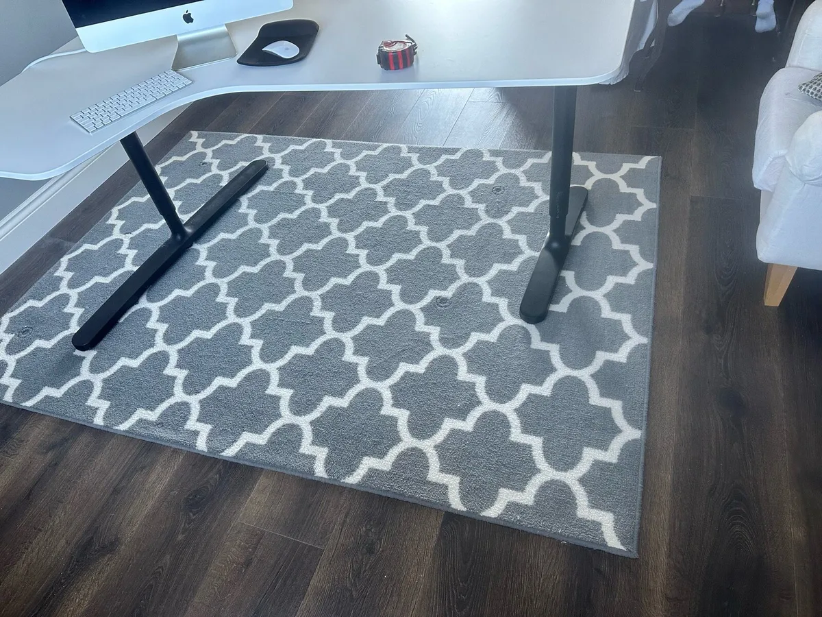Grey Rug Geometric pattern - Image 2