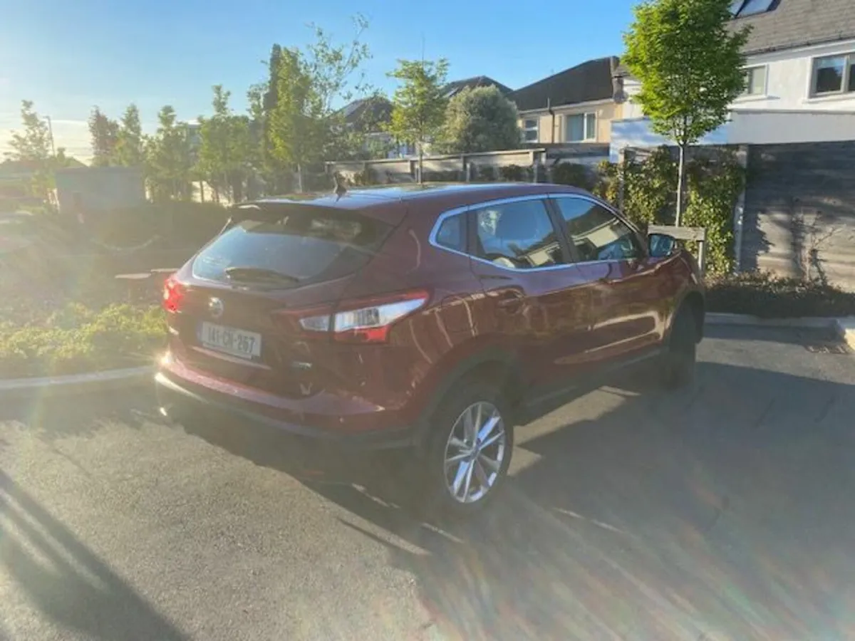 Nissan Qashqai 2014 - 1 Owner - Image 4