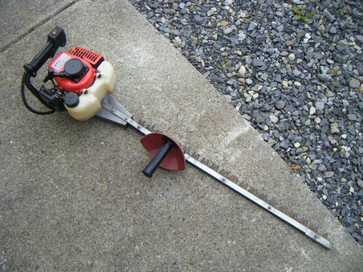 Hedge trimmer - Image 1