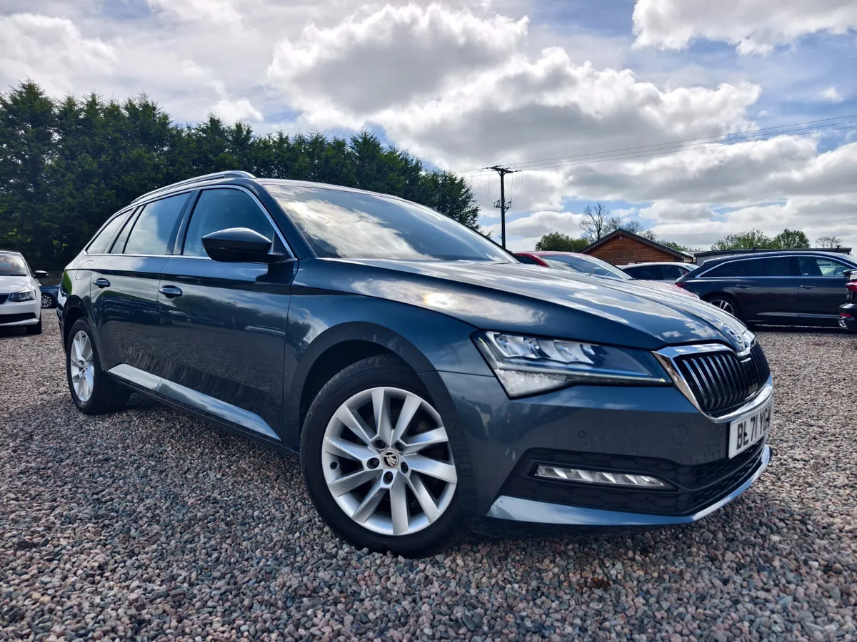 221 Skoda Superb SE 122 TDI S-A Estate - 1 Owner - Image 1