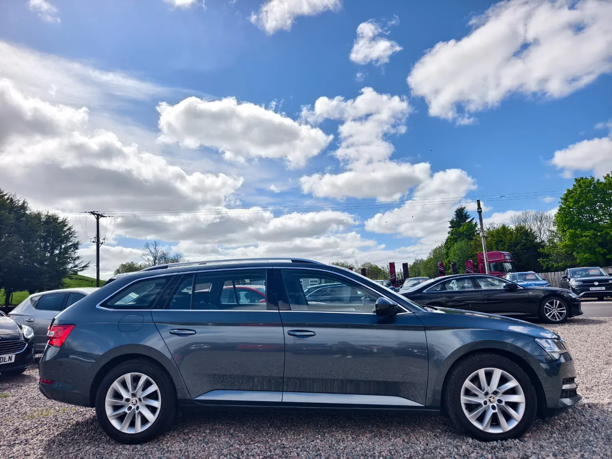 221 Skoda Superb SE 122 TDI S-A Estate - 1 Owner - Image 4