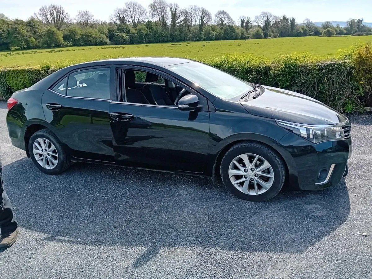 Toyota Corolla - Image 2