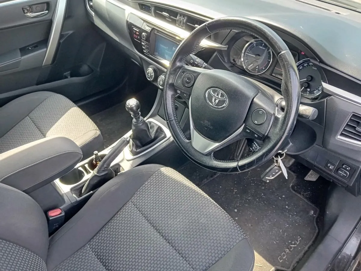 Toyota Corolla - Image 4