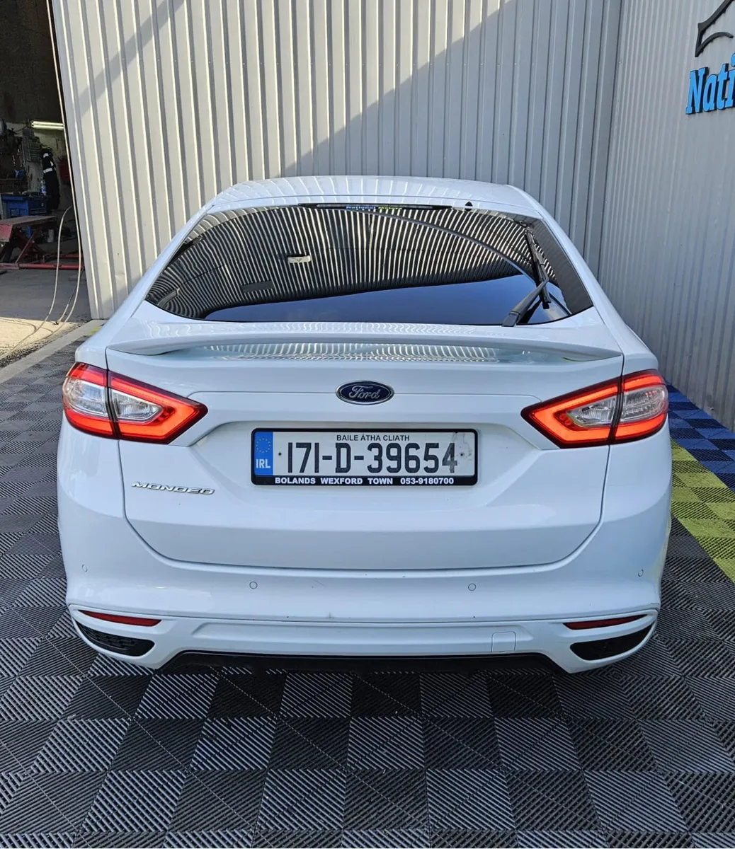 2017 Ford Mondeo White 2.0TDCi 150PS ST-LINE - Image 4
