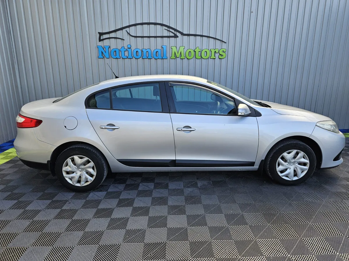 2014 Renault Fluence Silver 1.5 DCI 90 EXPRESSION - Image 2