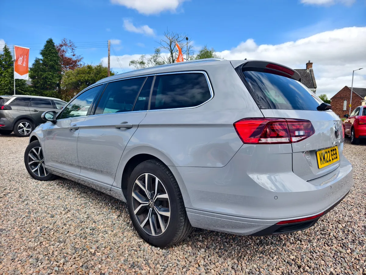 221 Volkswagen Passat SE L TDI Estate - 1 Owner - Image 3