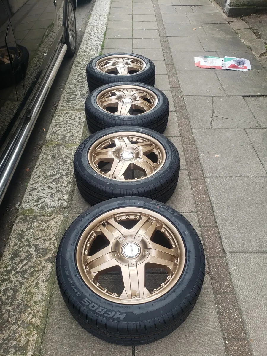 vw transporter t5 5.1 t6 genuine sportline  alloys - Image 1
