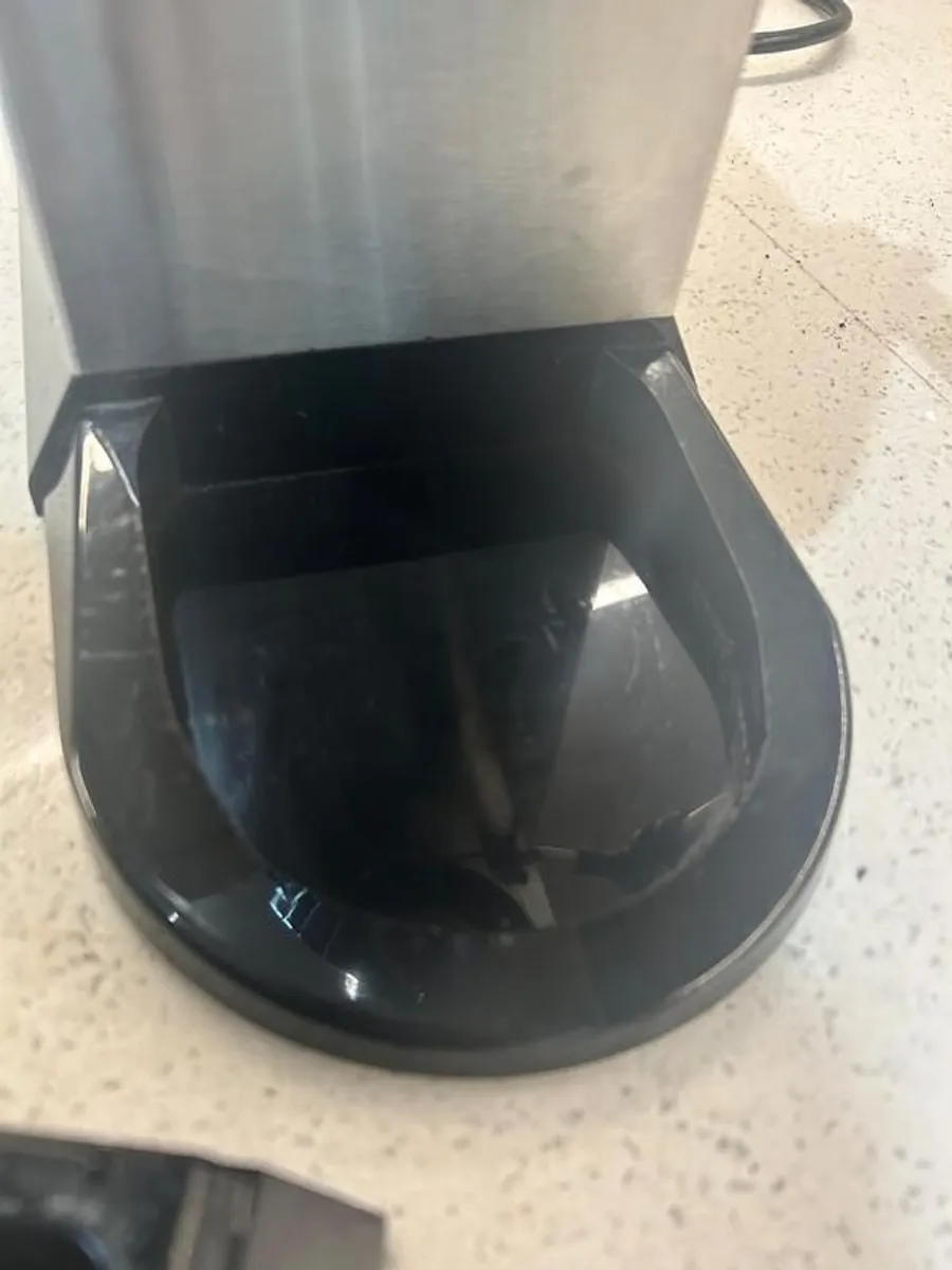 Beautiful De'Longhi Coffee Maker  Excellent Condition - Image 2