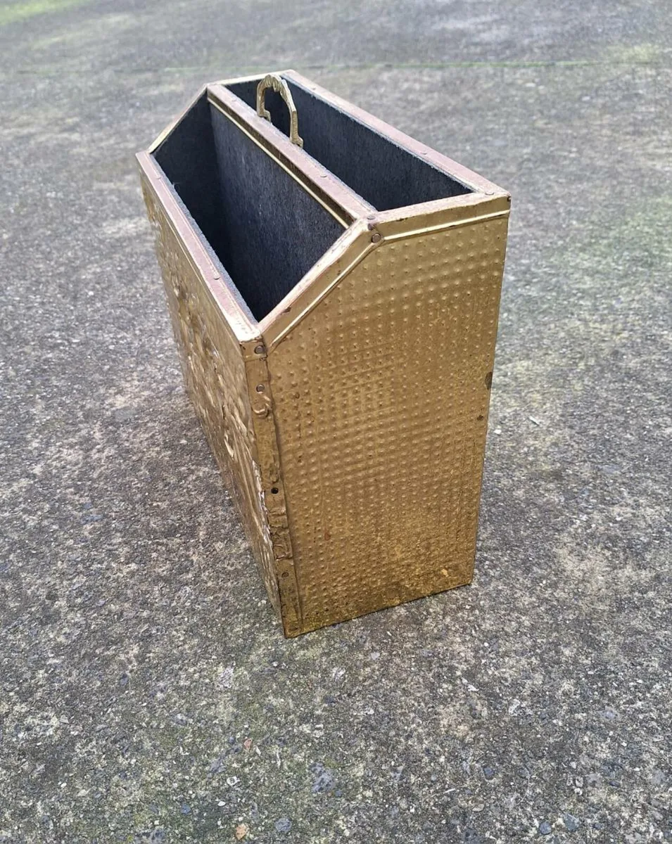 Brass magazine rack - Image 3