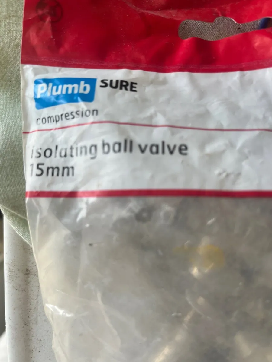 15mm isolating ball valve and bits - Image 1