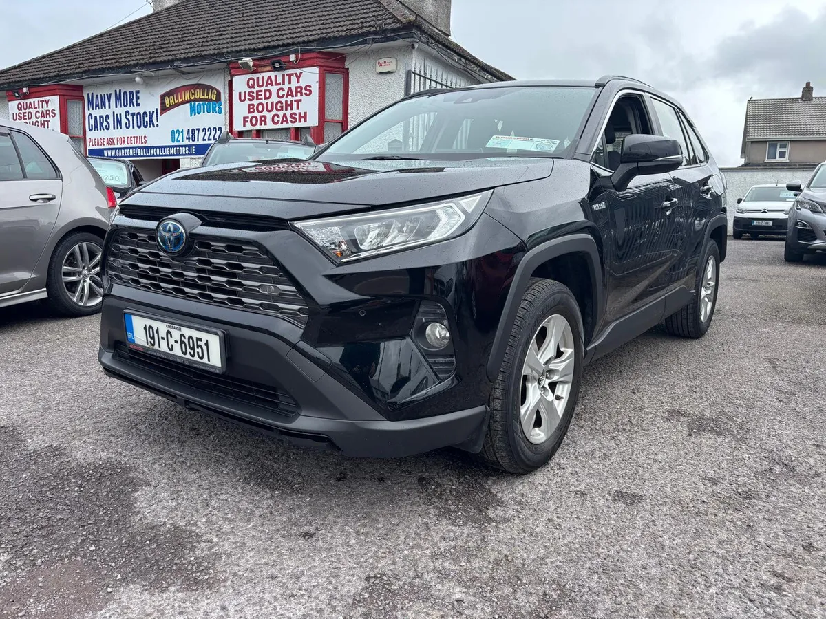 Toyota RAV4 2019  NEW  MODEL  HYBRID - Image 3