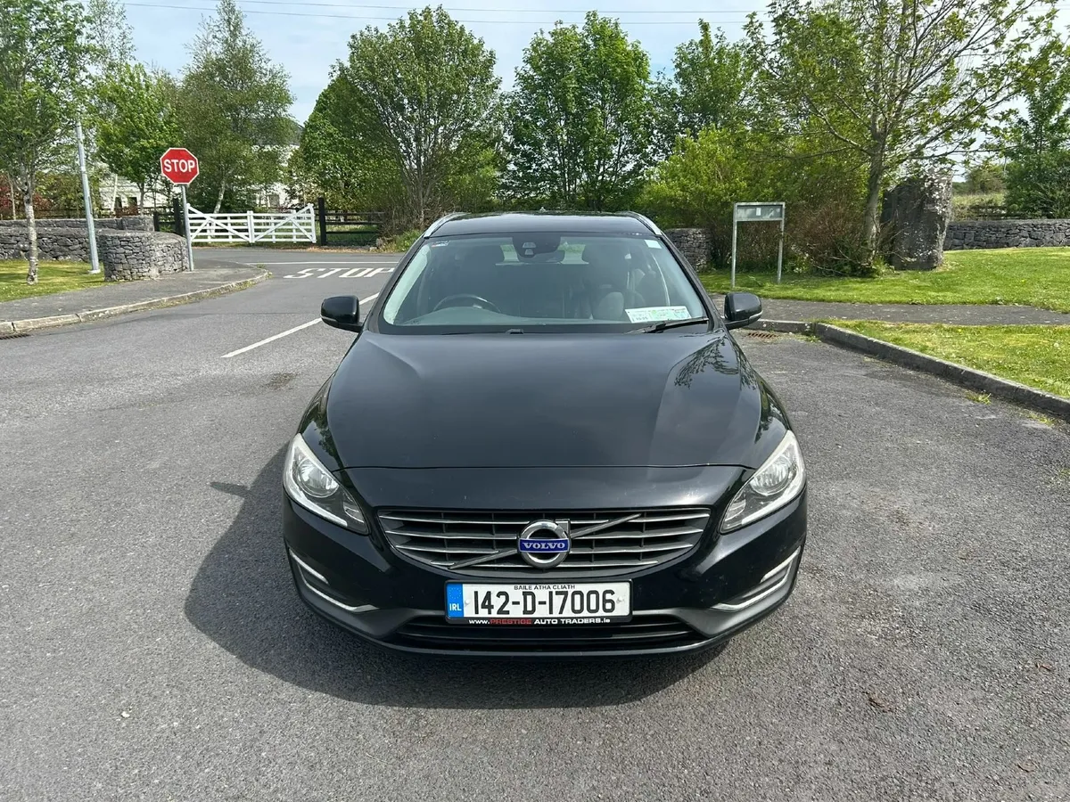 Volvo V60 D4 SE LUX Auto - Image 1