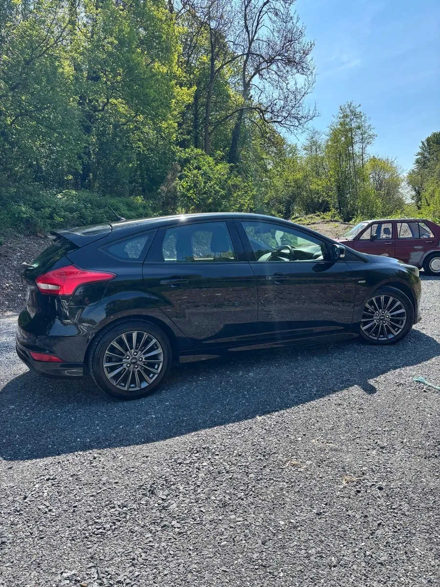 2017 ford focus ST-line - Image 2