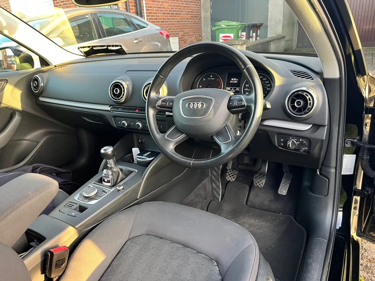 Audi A3 2015 - Image 2