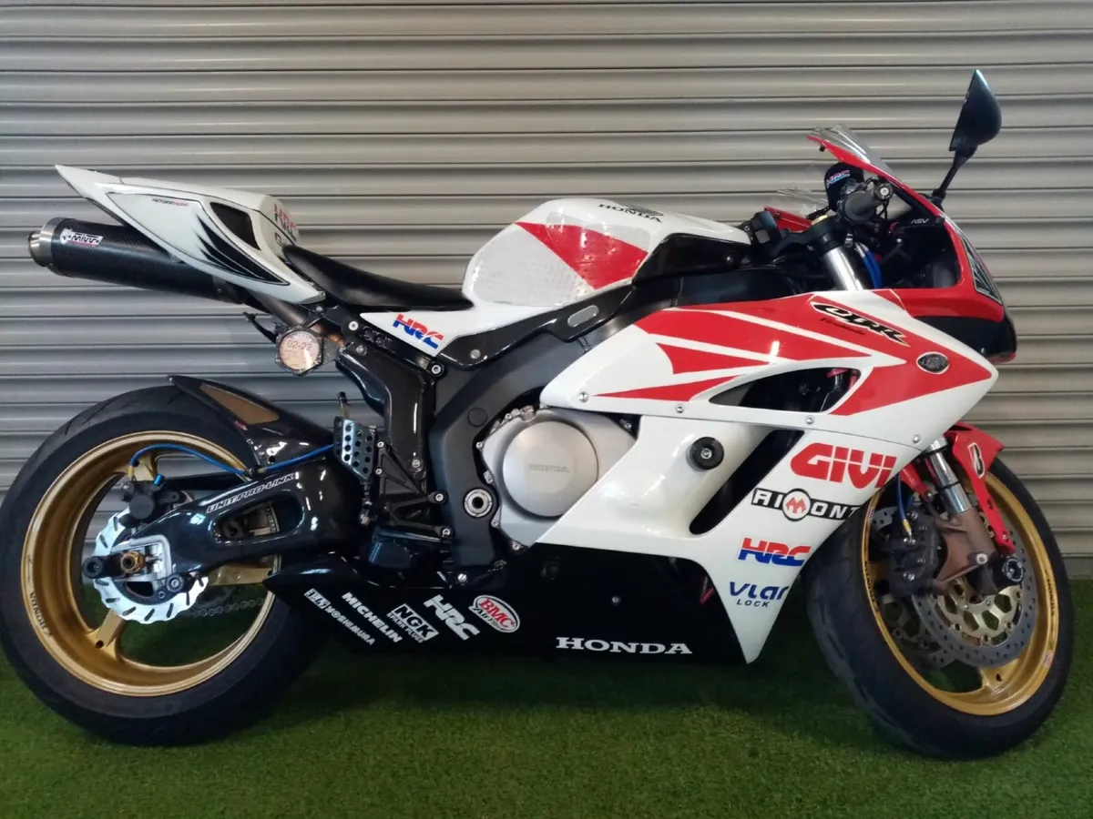 Honda Fireblade CBR1000RR - Image 2