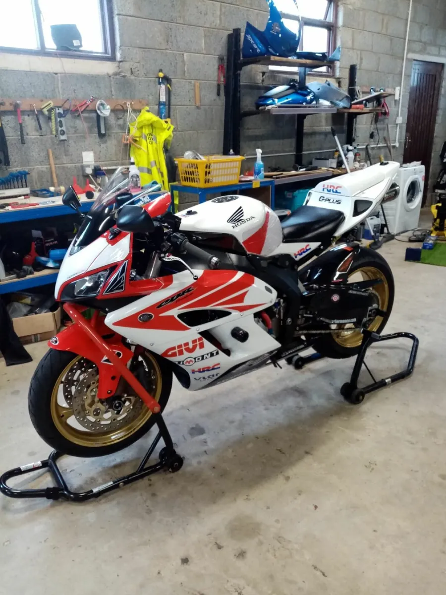 Honda Fireblade CBR1000RR - Image 1