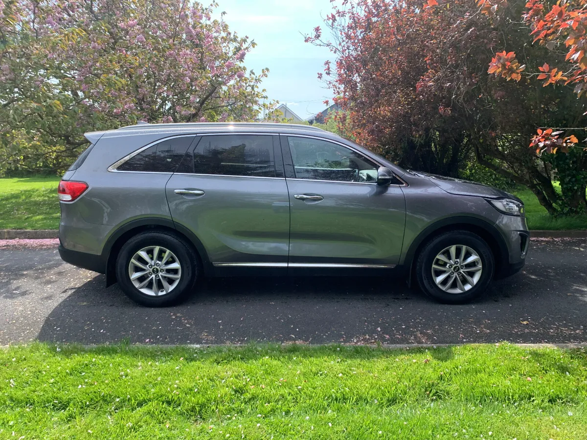 Kia Sorento 2016 - Image 1