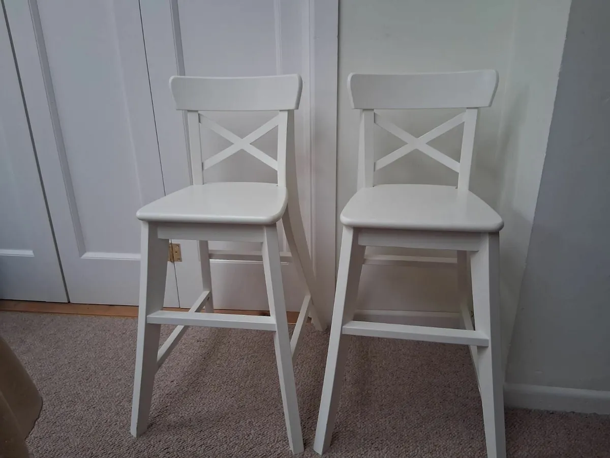 Child's dining chair(s)
