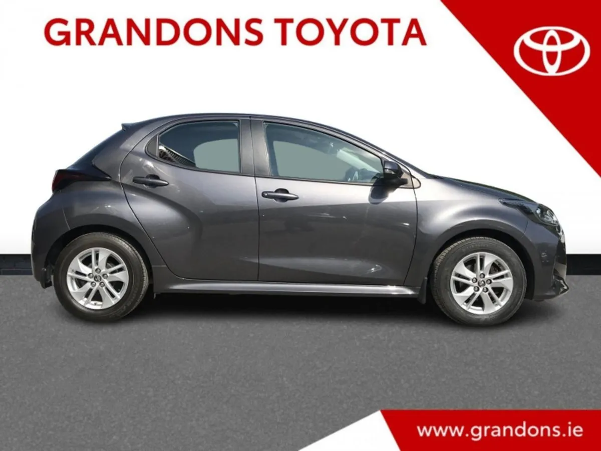 Toyota Yaris 1.0 Luna - Low Mileage - Grandons - Image 3