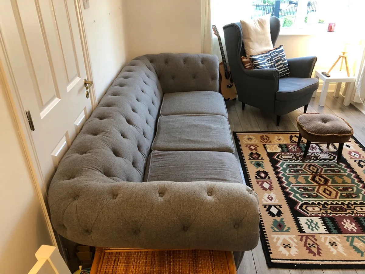 Chesterfield couch - Image 2