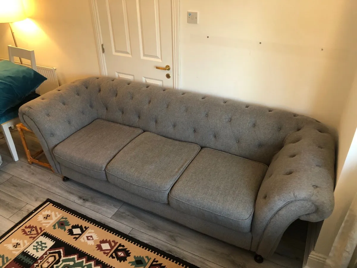 Chesterfield couch - Image 3