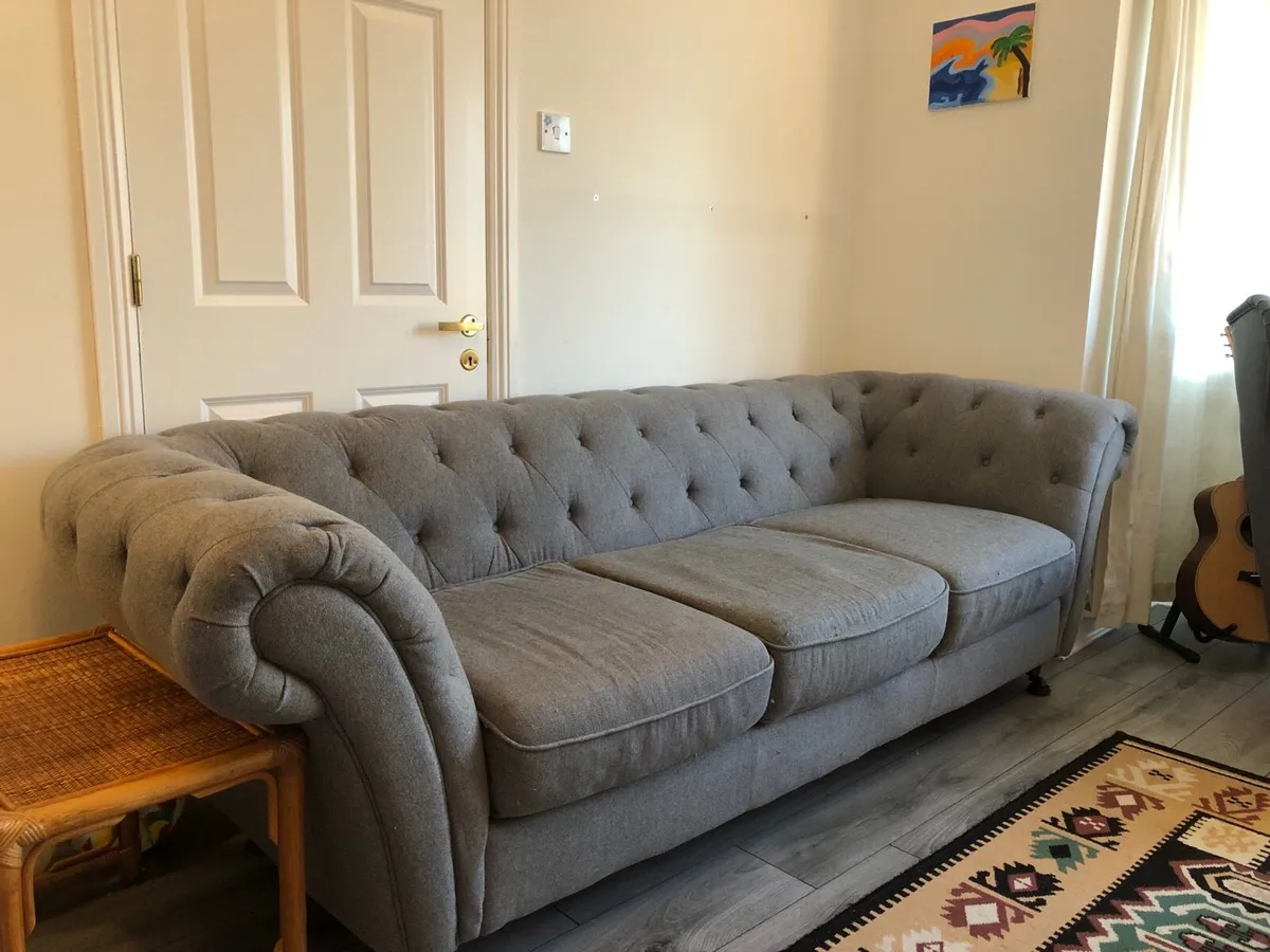 Chesterfield couch - Image 4