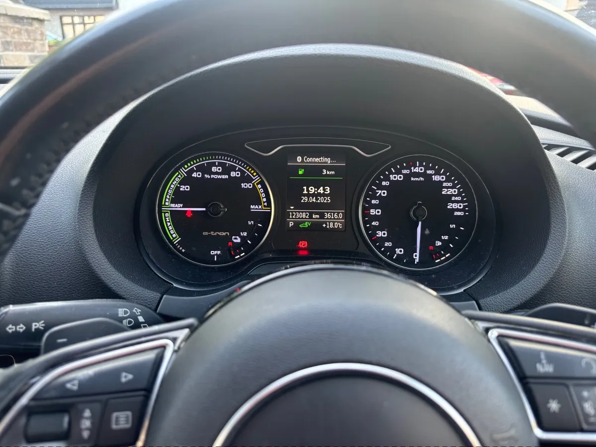 Audi A3 Etron Hybrid - Image 3