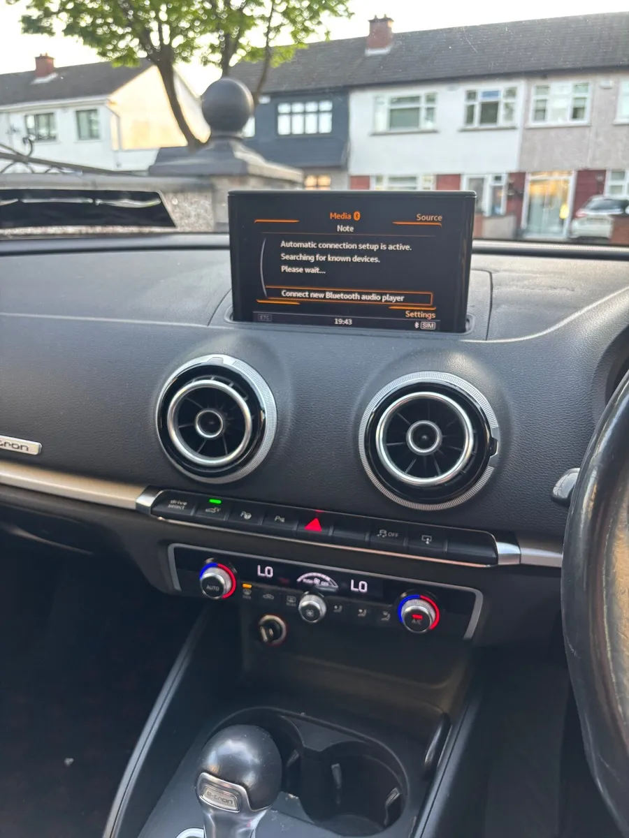Audi A3 Etron Hybrid - Image 4