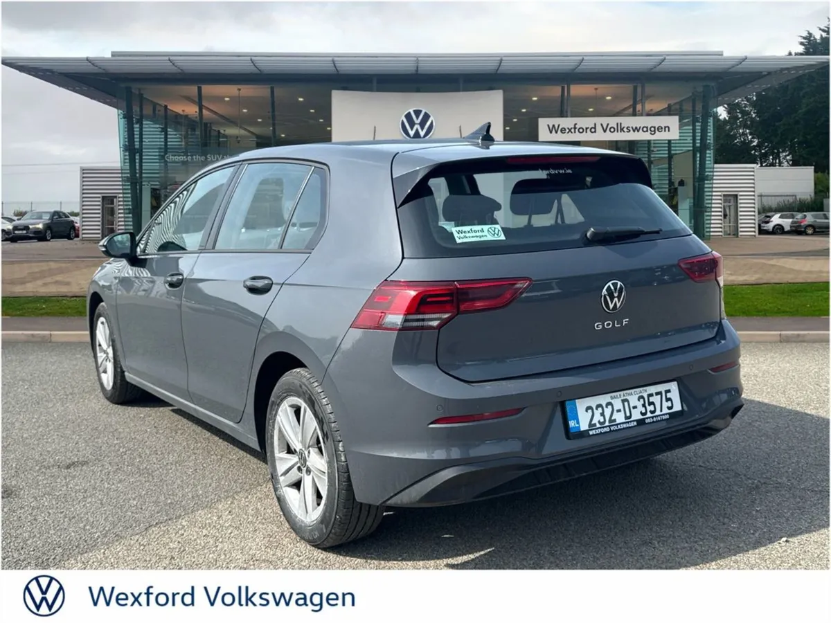 Volkswagen Golf Life 2.0 TDI 115HP - Image 4
