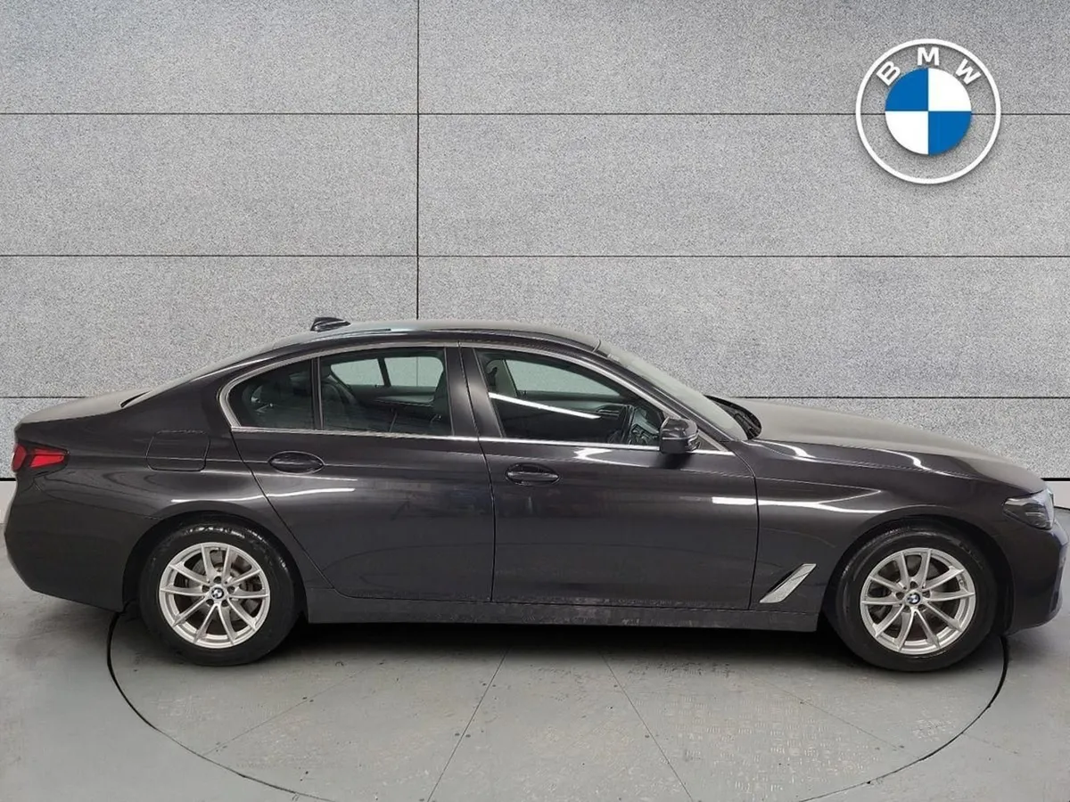 BMW 5 Series 520d SE Saloon - Image 4