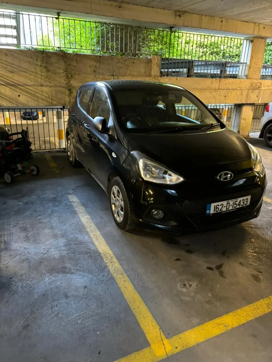 Hyundai i10 2016 black car - Image 3