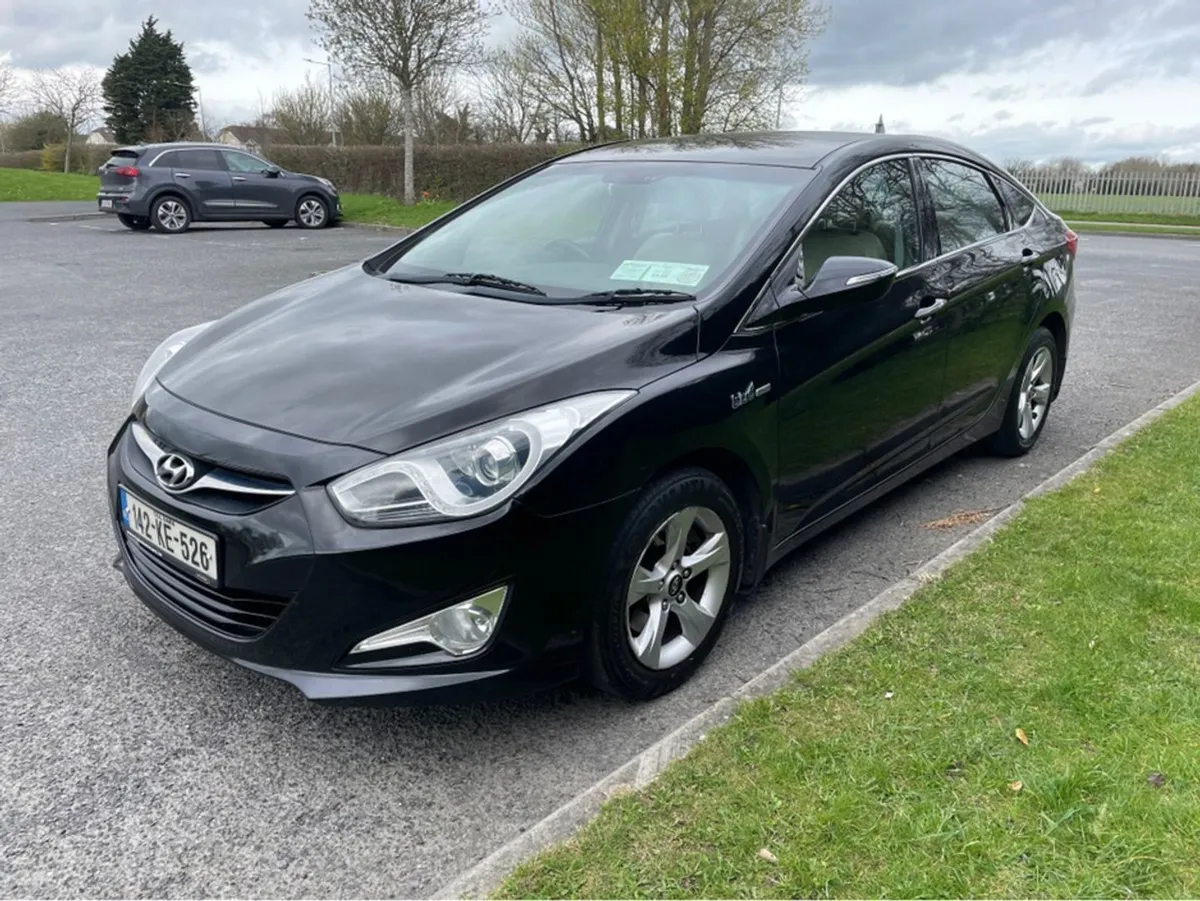 Hyundai i40 Executive 4DR - Image 2