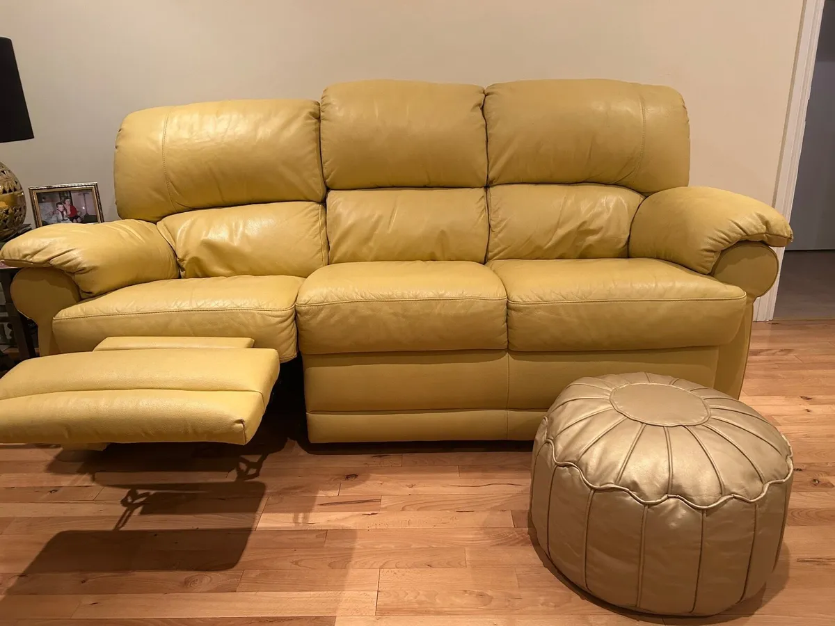3 seater sofa. +2 Items - Image 4